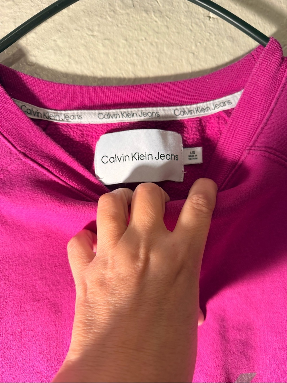 Calvin Klein Fuchsia Logo Crewneck Sweatshirt - Picture 4 of 5